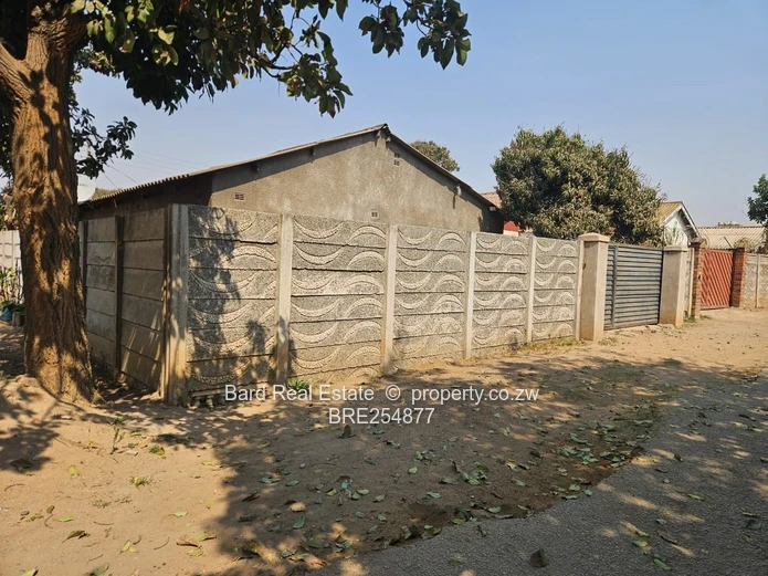 4-Bed Budiriro, Harare — Veranda & Off-Street Parking