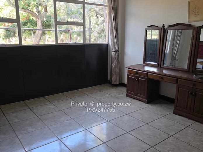 Spacious 2 bedroom apartment near Greenwood Park