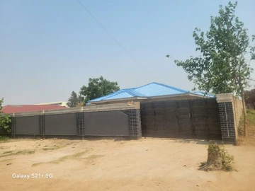 6 Bedroom House