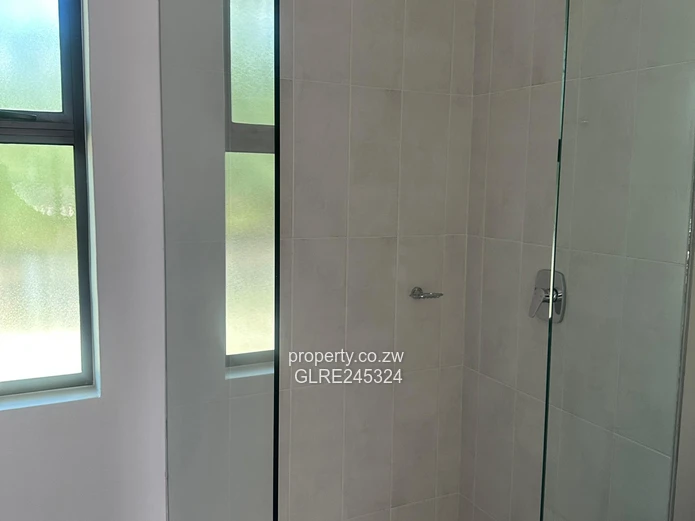 Spacious 2-Bed Apartment in Vainona — Modern Kitchen & Borehole (Sole Mandate)