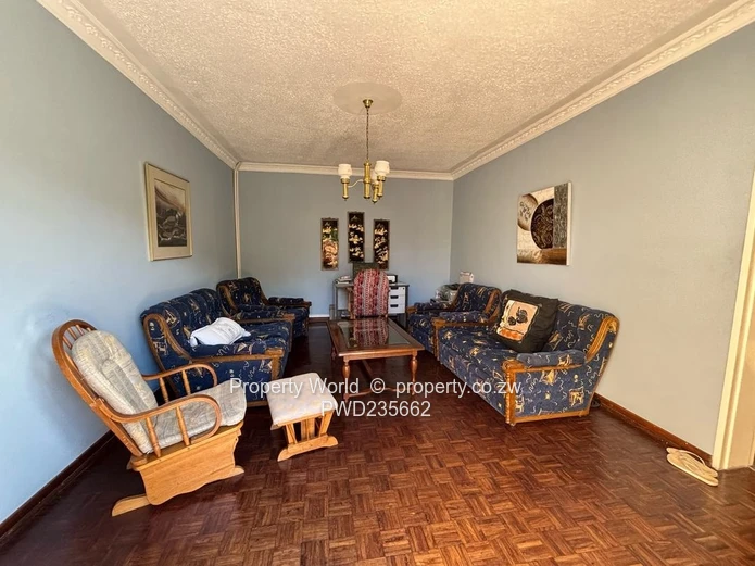 5 Bedroom House for Sale in Rolf Valley