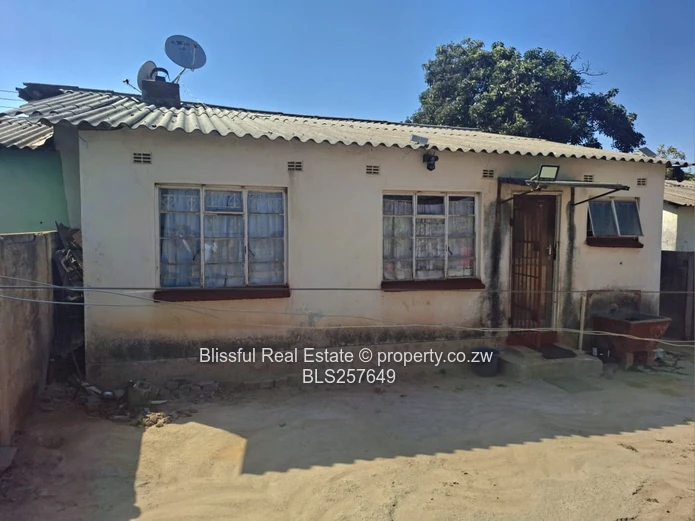 3 Bedroomed house for Sale in mabvuku-Deeds available