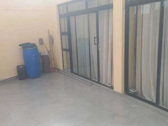 2 Bedroom Flat & Apartment