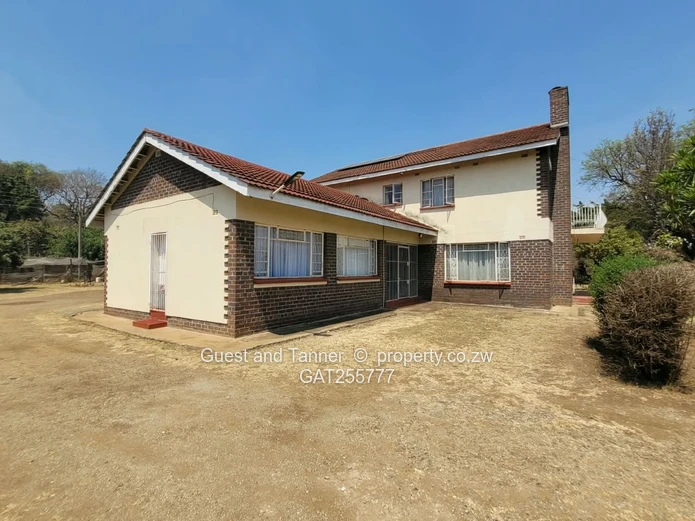 Spacious 5-Bedroom Double-Storey Property For Sale – Highlands