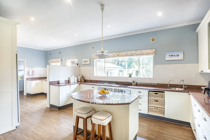 Timeless Family Home On 1 Acre With Borehole (Sole Mandate)