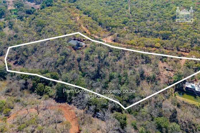 Beautiful Four- Acre Property In Cromlet