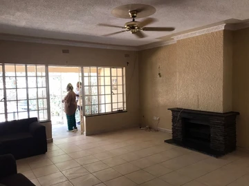 3 Bedroom Flat & Apartment