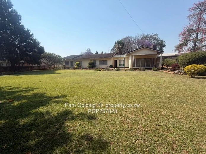 5-Bed Parklands Home with Borehole & beautiful Lawn (Sole Mandate)
