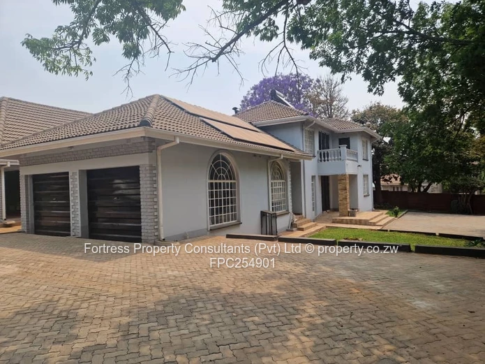 Spacious Quinnington 6-Bed Home with Pool & Borehole