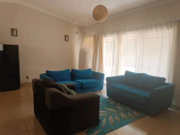 2 Bedroom Flat & Apartment