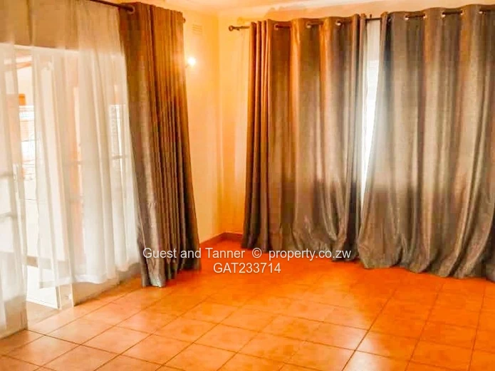 3-Bed House For Sale In Chadcombe