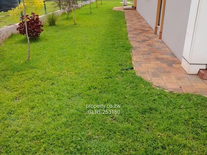 Modern 5-Bed House with Pool & Borehole in Mount Pleasant