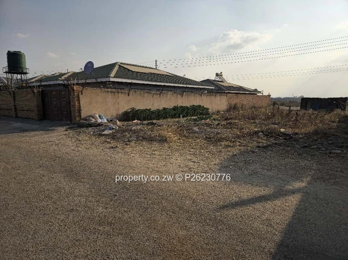 A vacant 216 square meter fidelity park stand for sale  