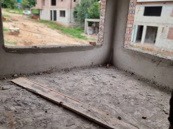 5 Bedroom Flat & Apartment
