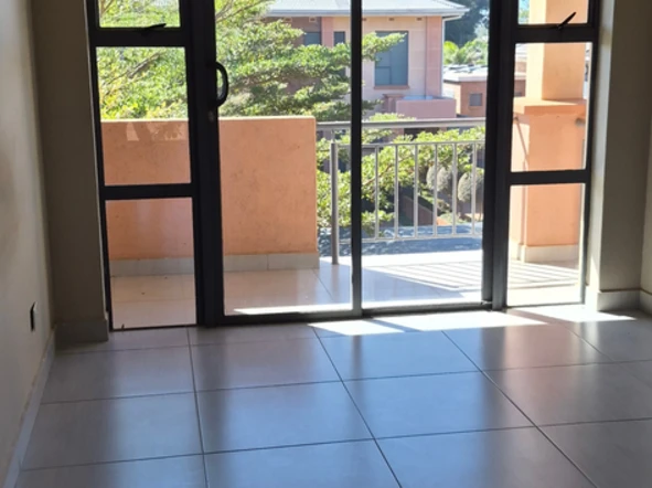 4 Bedroom Flat & Apartment