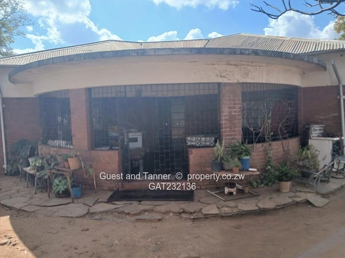 3-Bedroom House for Sale in Northend, Bulawayo – Prime Location Near CBD