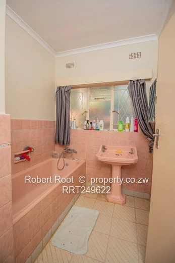 Greystone Park: Furnished 4-bed with Pool & Borehole