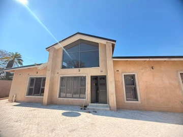 4 Bedroom Garden Flat