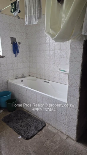 To Let -  Spacious Property In Hatfield Available Immediately (Sole Mandate)