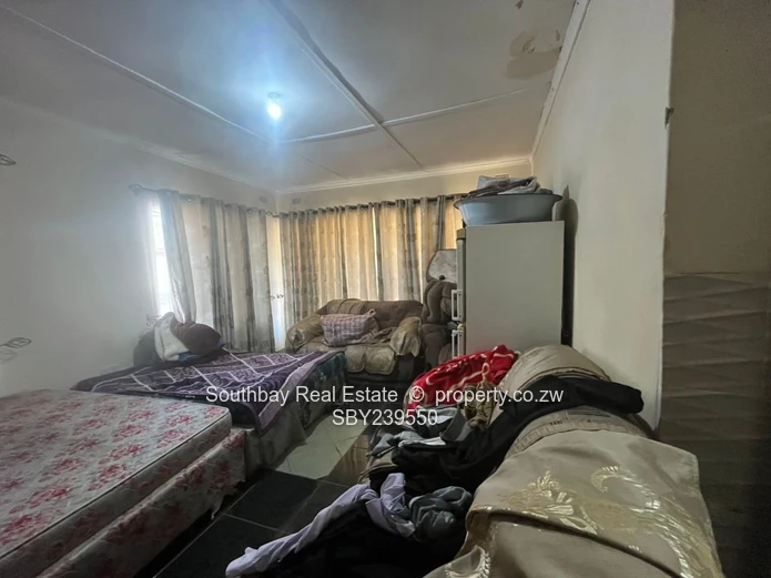 House to let (Sole Mandate)