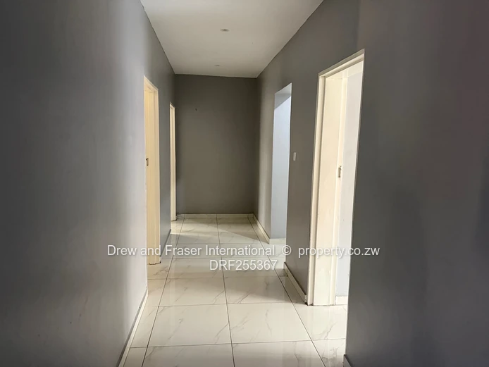 Modern 4-Bed Gated Home with Borehole & Solar Geysers, Mabvazuva
