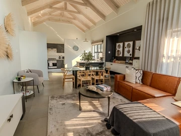 3 Bedroom Flat & Apartment