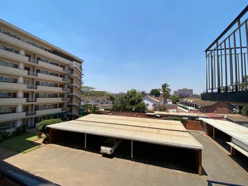 3 Bedroom Flat & Apartment