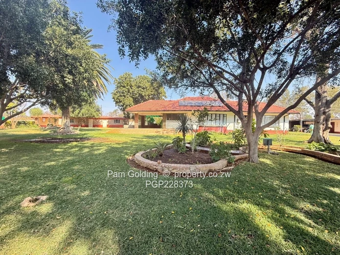 Riverside Retreat for Sale (Sole Mandate)