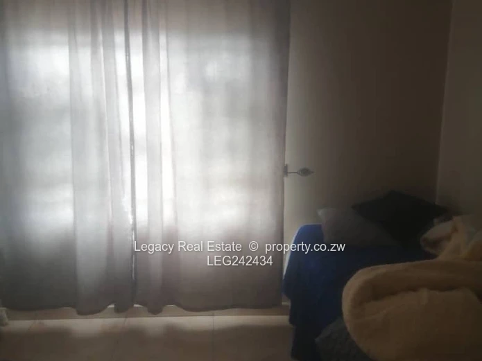 Glaudina House to Let – Solar, Borehole & Water Tank