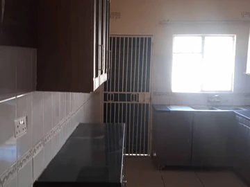 6 Bedroom House