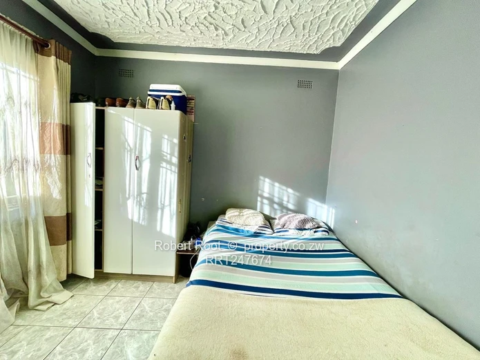 Neat and Solid home in Southlea Park