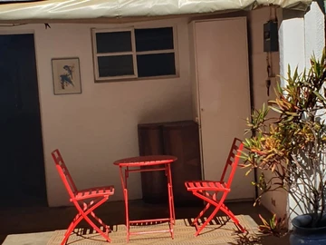 2 Bedroom Flat & Apartment