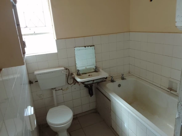 2 Bedroom Flat & Apartment