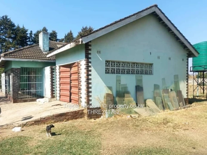 Spacious 4-Bed Emerald Hill Home — 3000m² & Borehole