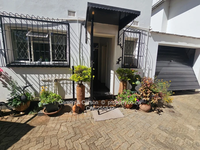 Elegant and secure fully furnished duplex apartment in Avondale 