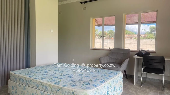 Cosy Bedsitter In Mount Pleasant Heights