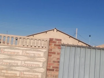 3BR, 2BA Family House for Sale in Budiriro, Harare - 150m²