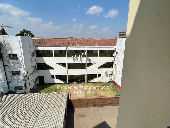 2-Bedroom Flat To Let – Avenues