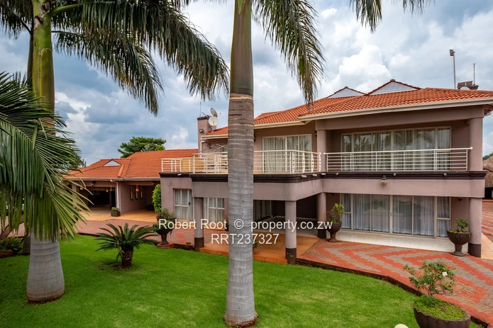 Exclusive Luxury 6-Bedroom Home On 6,000 Sqm 