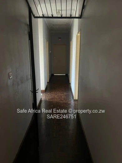 Spacious 4-Bed Home in Eastlea on 1700m² with Borehole