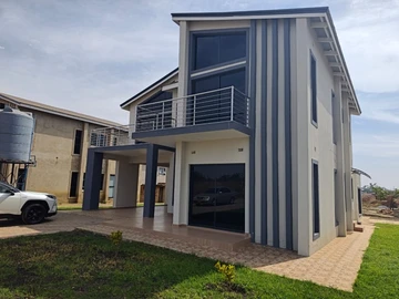 4 Bedroom Flat & Apartment