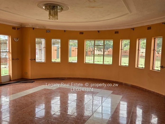 Riverside Park Rental With Sun Lounge & Garden