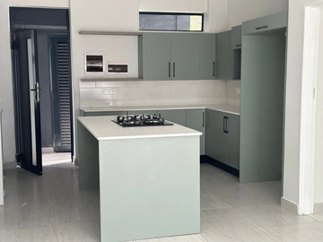 2 Bedroom Flat & Apartment