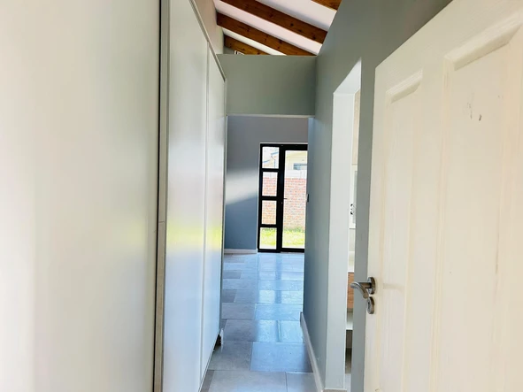 3 Bedroom Flat & Apartment