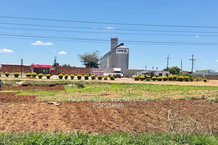 Versatile Commercial Stand In Kelvin West