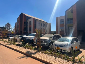 4 Bedroom Flat & Apartment
