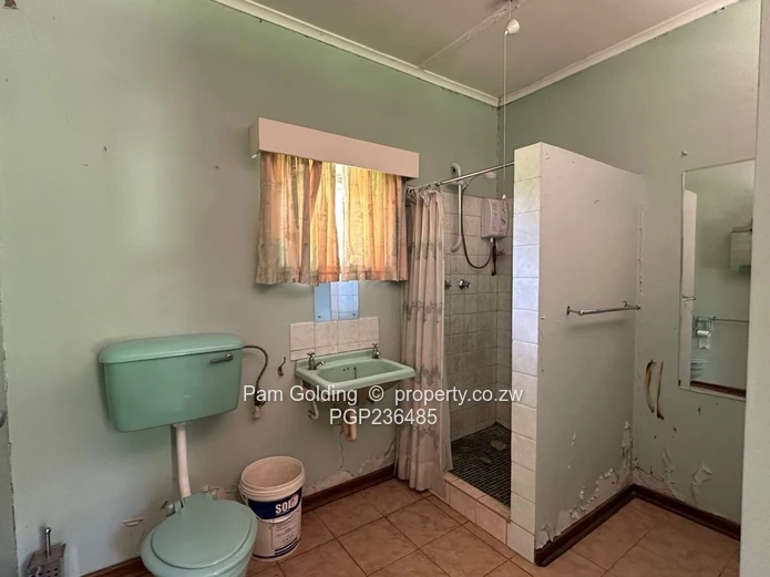 Solid Family Comfort In The Heart Of Hillside.