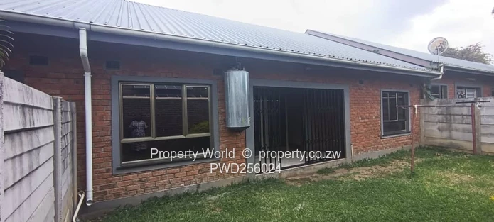 3 Bedroom Flat To Let In Newlands