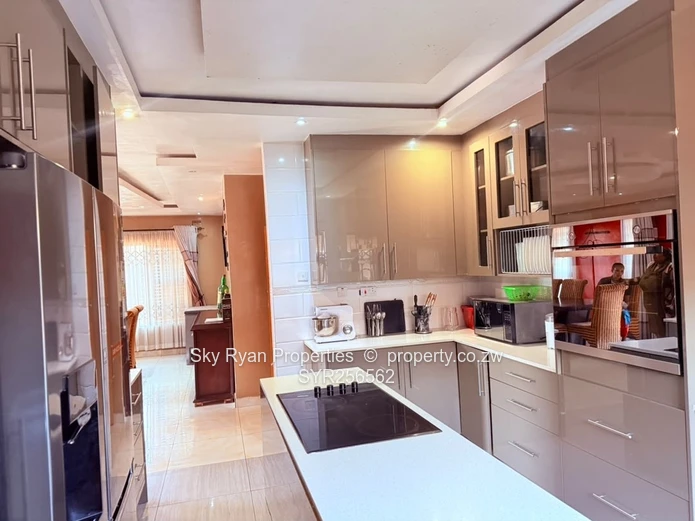 5-Bedroom Family Home For Sale - Madokero ?? Corner Property