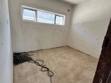 2 Bedroom Flat & Apartment